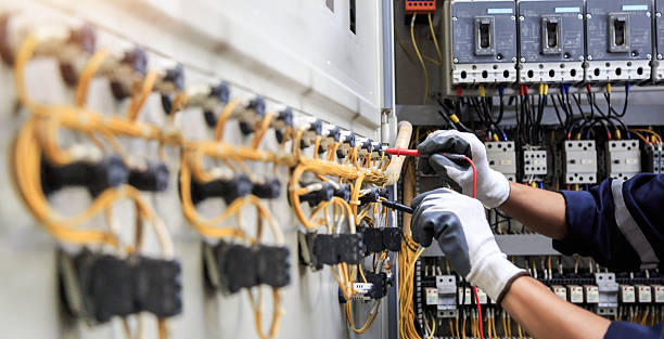 Professional Electrician technician working in Brooklyn Park, MN
